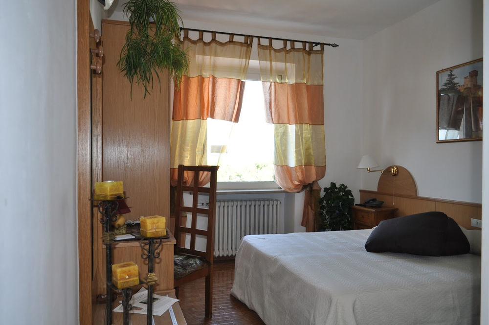 Hotel Oceano بسكييرا ديل غاردا المظهر الخارجي الصورة