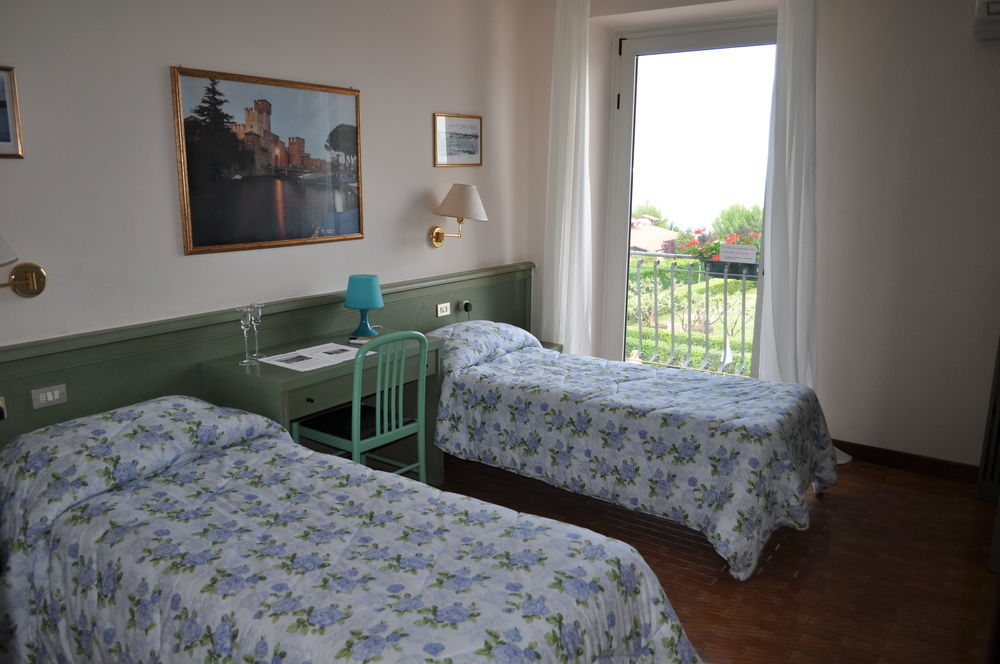 Hotel Oceano بسكييرا ديل غاردا المظهر الخارجي الصورة