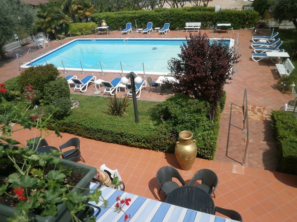 Hotel Oceano بسكييرا ديل غاردا المظهر الخارجي الصورة